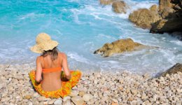 woman-on-beach-back_0.jpg