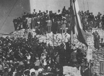 Georgios_Papandreou-1944-simaia.jpg Georgios_Papandreou-1944-simaia.jpg