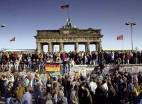 Berlin_Wall-1989.jpg Berlin_Wall-1989.jpg