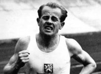 Emil_Zatopek.jpg Emil_Zatopek.jpg