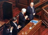 Kyvernisi_Mitsotaki-1990.jpg Kyvernisi_Mitsotaki-1990.jpg