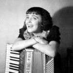 edithpiaf.jpg edithpiaf.jpg