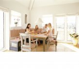 innen-familie-am-tisch.jpg innen-familie-am-tisch.jpg