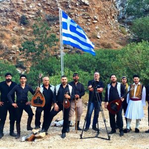 "Μην πολεμάς τον 'Ελληνα" Μανώλης Τιτάκης - Κώστας Χειλάς (Official video ©2016)